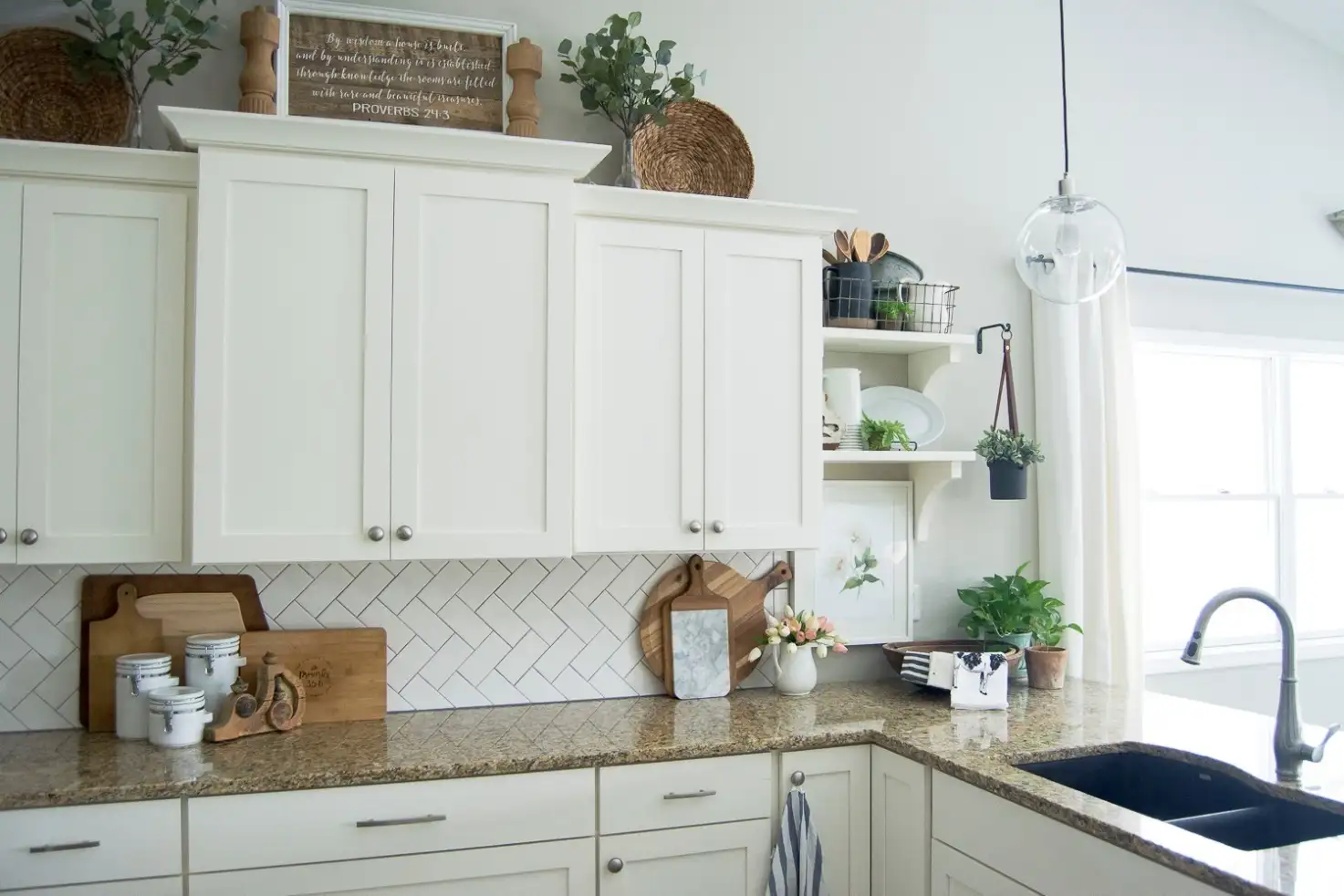 Choosing a Perfect Kitchen Cabinet