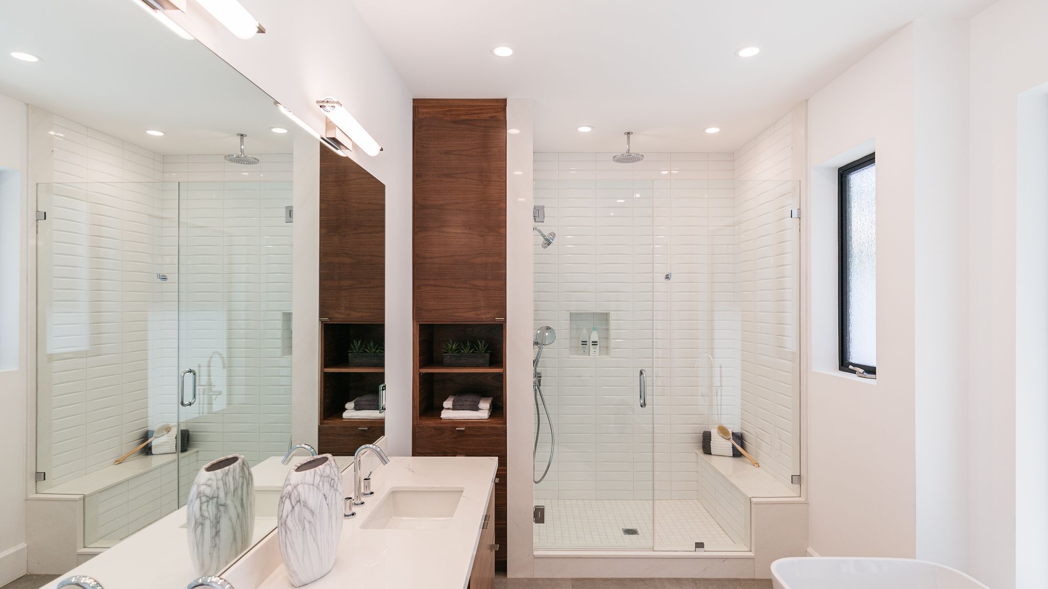 modern-bathroom-interior-design-explained