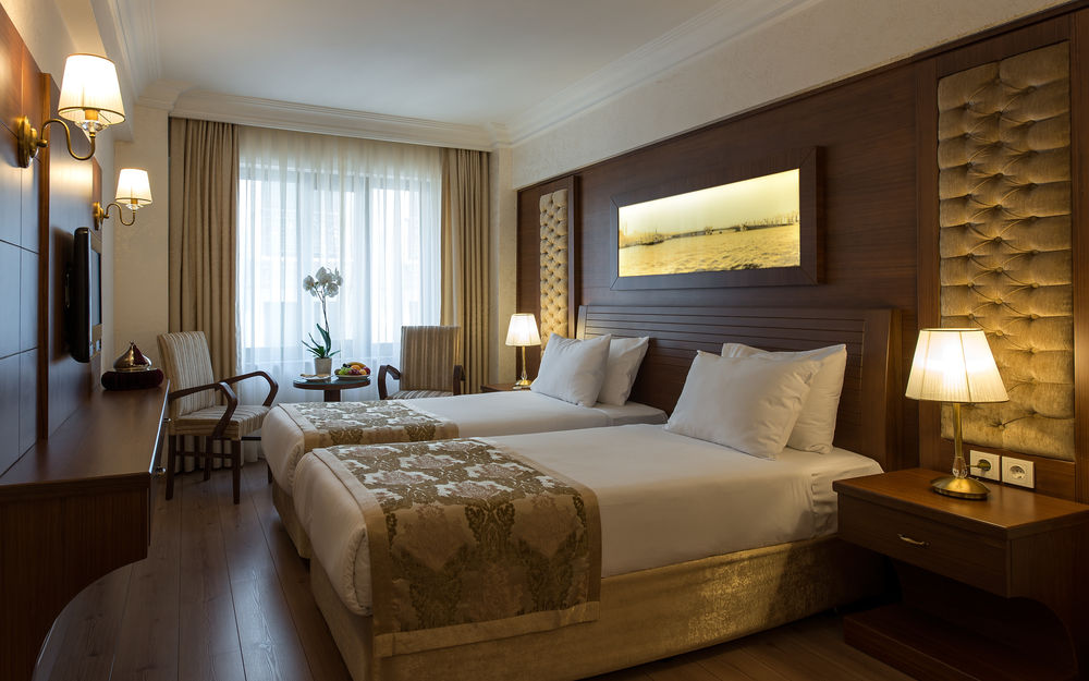 Featured image of post Hotel Room Design Layout : Hotel bedroom design master bedroom design apartment furniture layout.