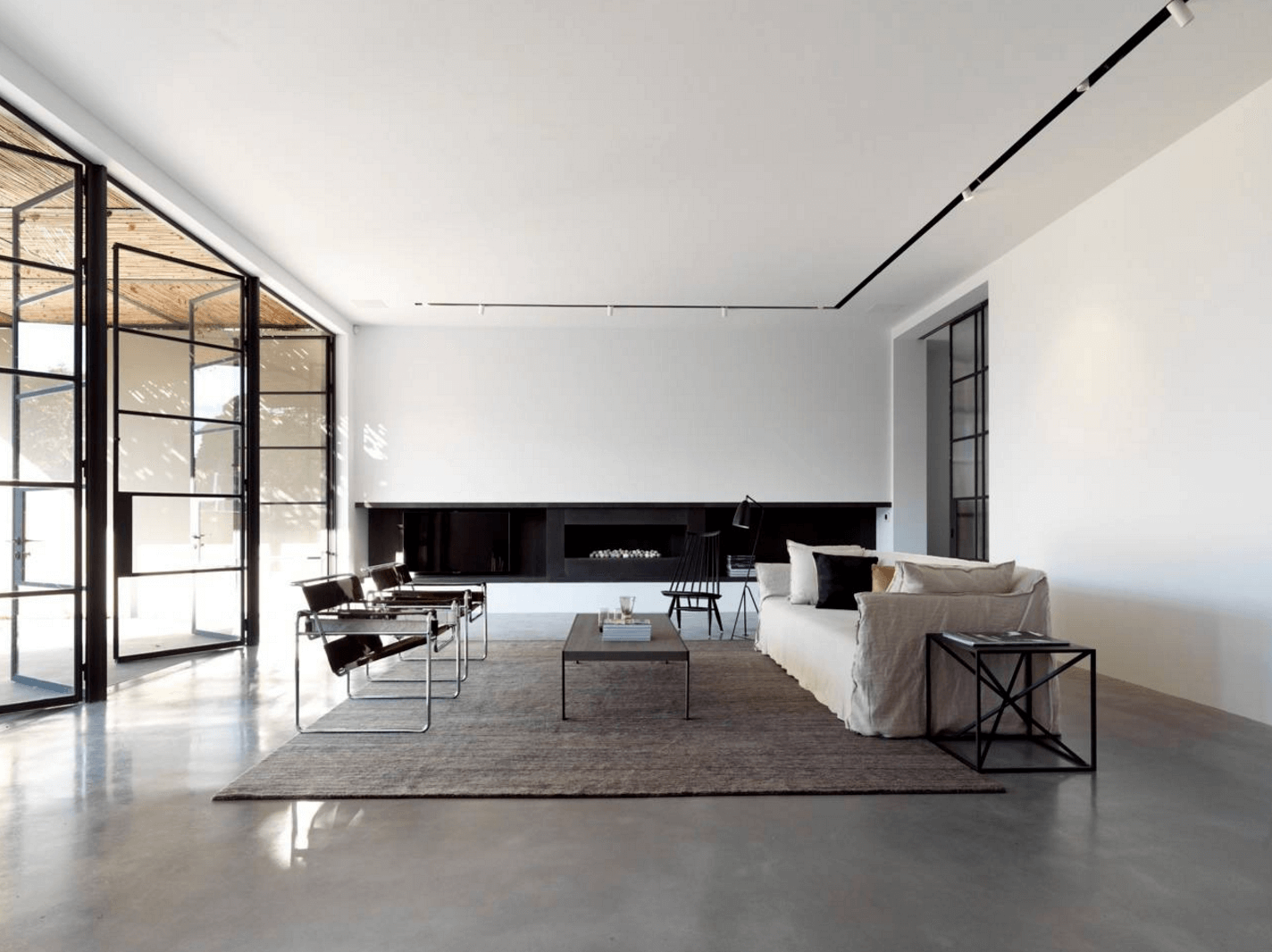 Modern Minimalist Living Room Design: A Refined Simplicity