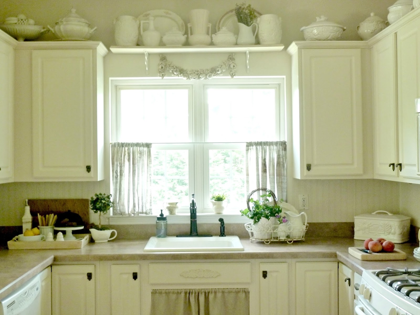 Choosing The Right Kitchen Window Treatments Interior Design Explained