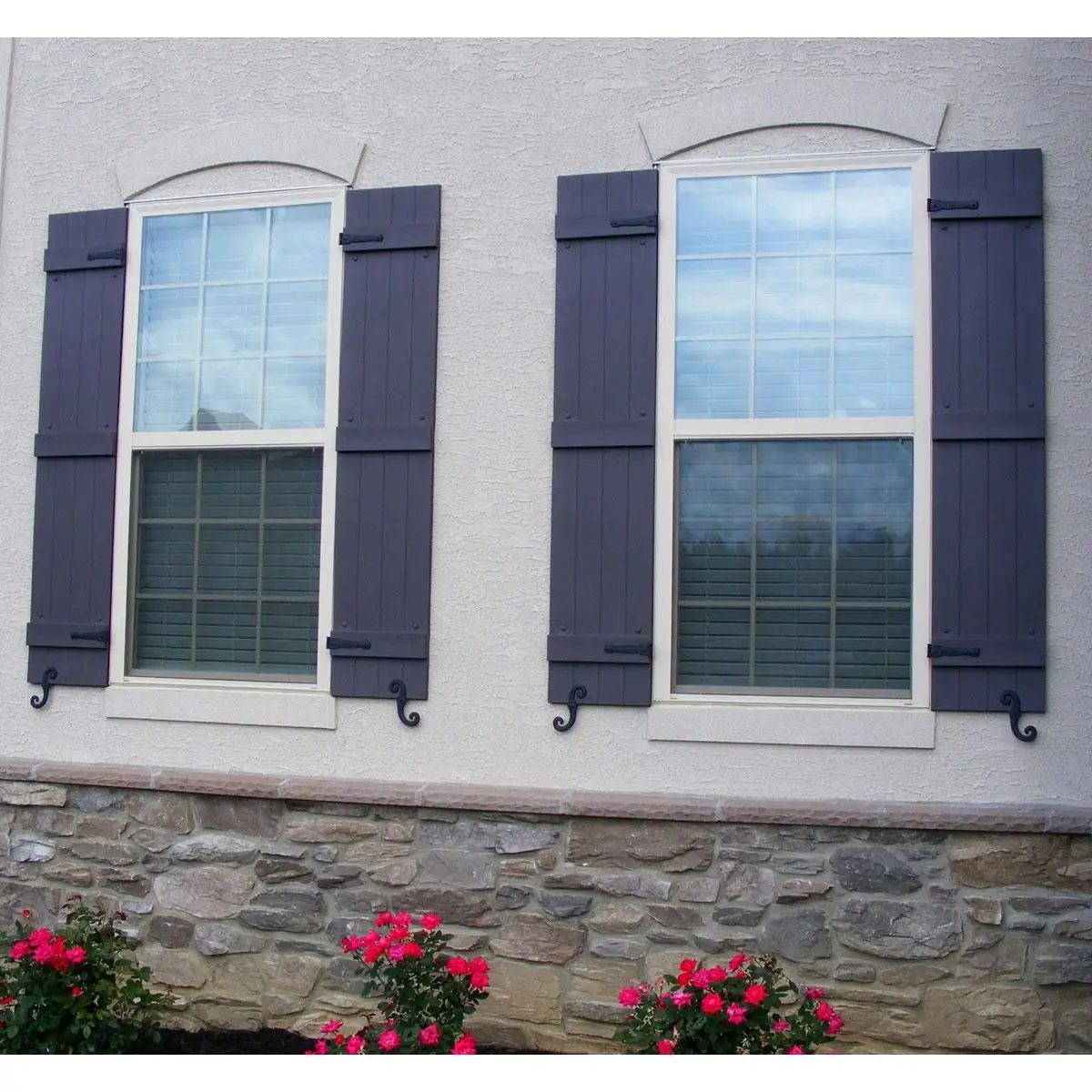 Choosing the right accessories for exterior shutters