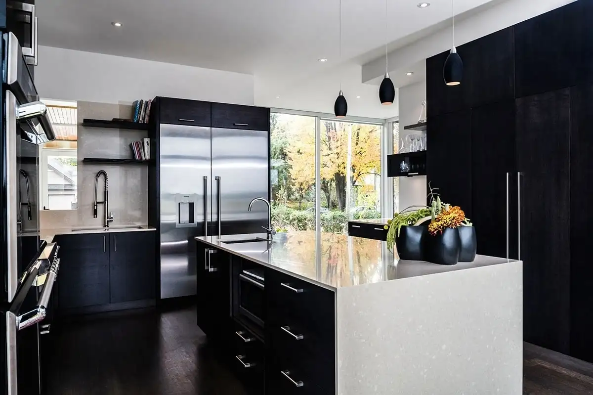 Black and White Kitchen Decor