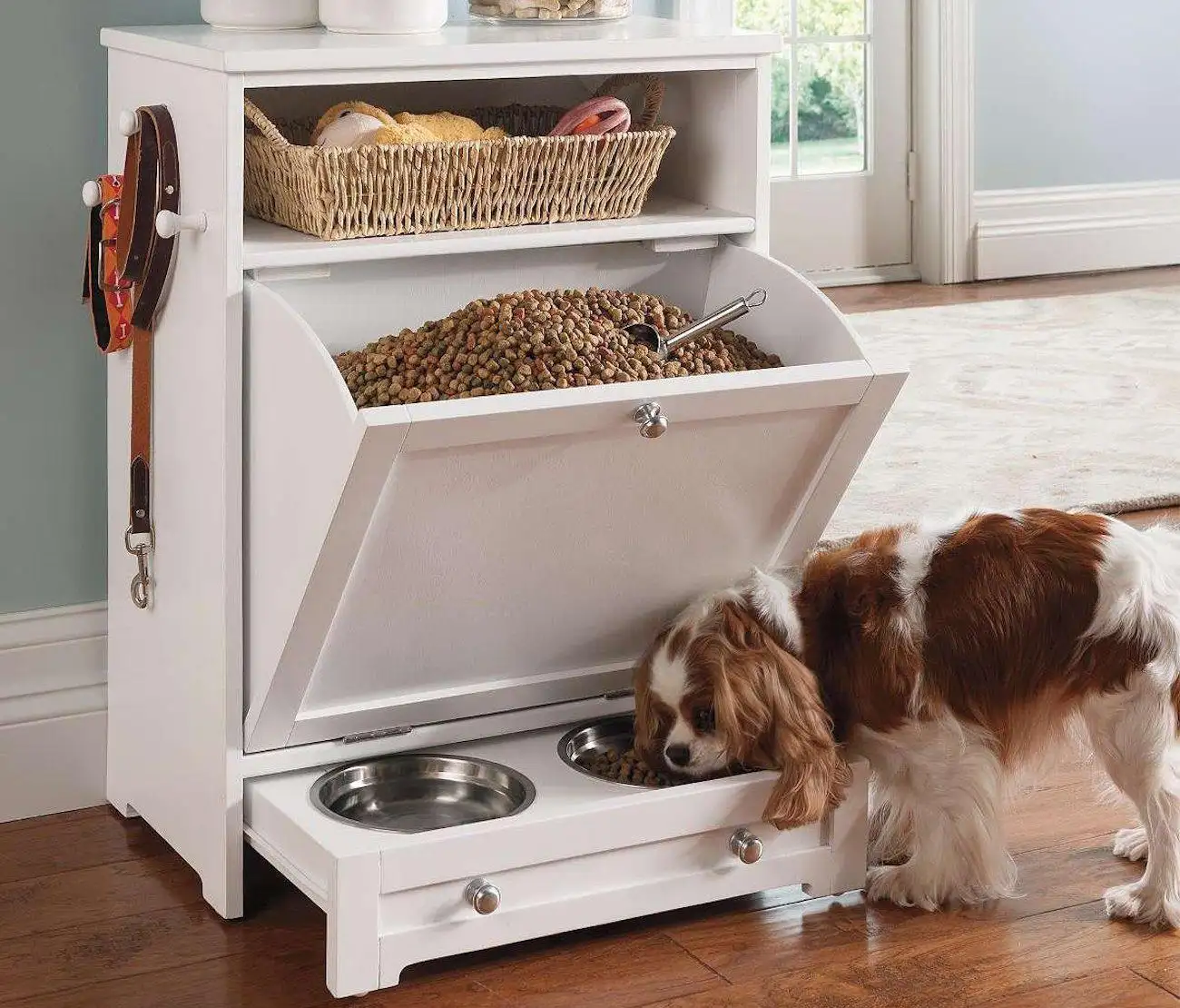 Pet-food cabinet with bowls