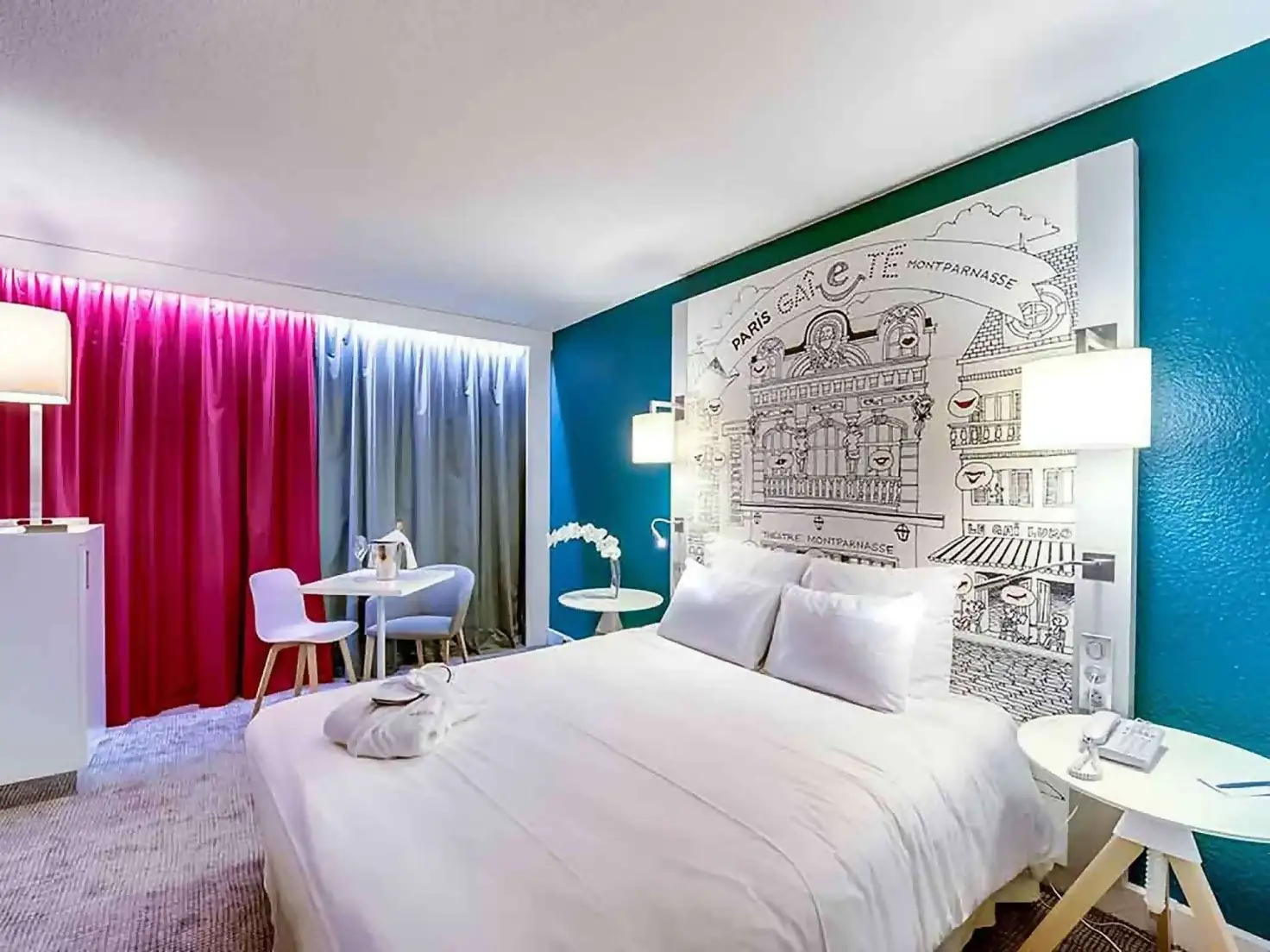 Travel-Themed Bedroom