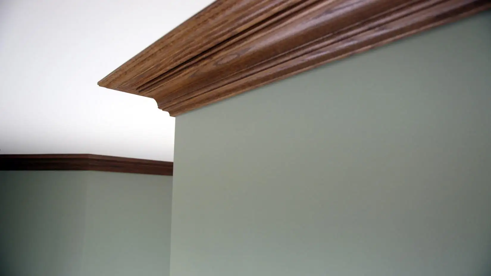 Oak crown molding