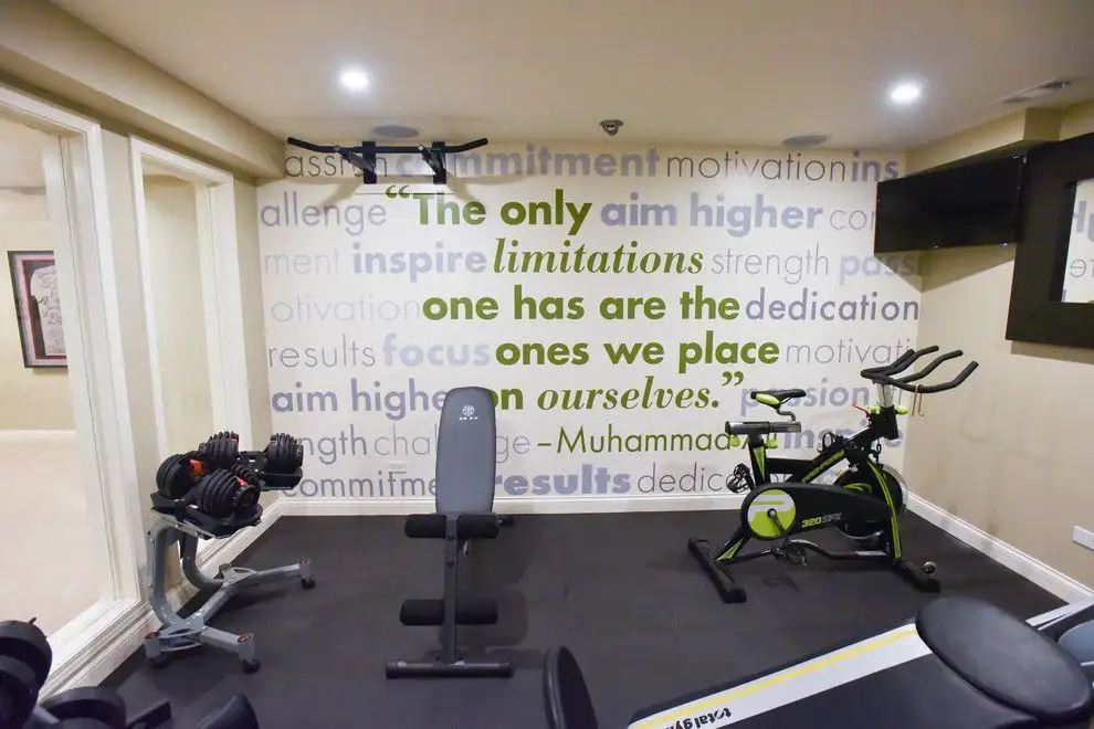 Motivational and Stylish Fitness Room Design