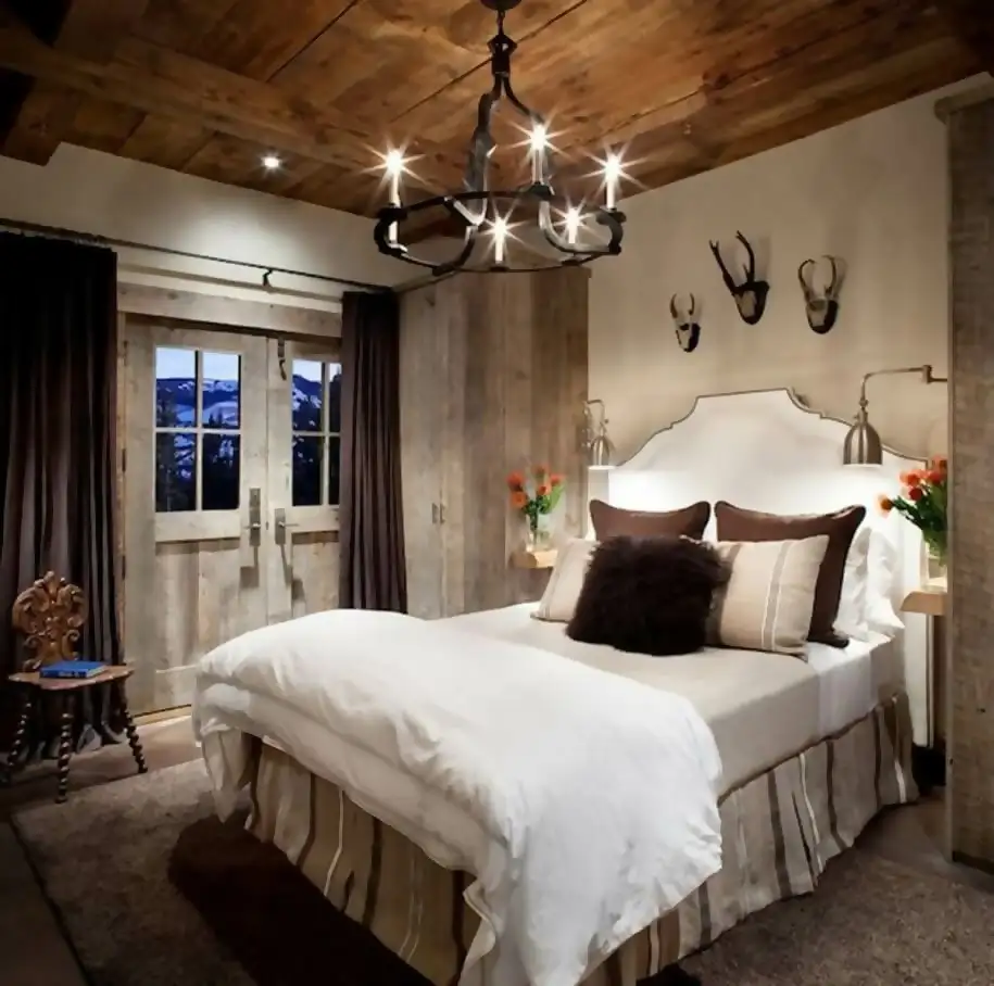 Rustic Bedroom Décor