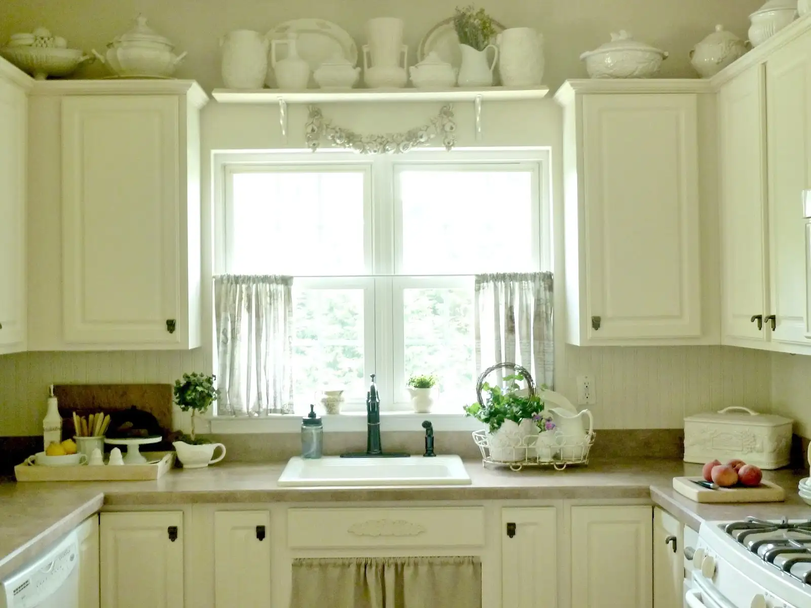 Short curtains for kitchen windows