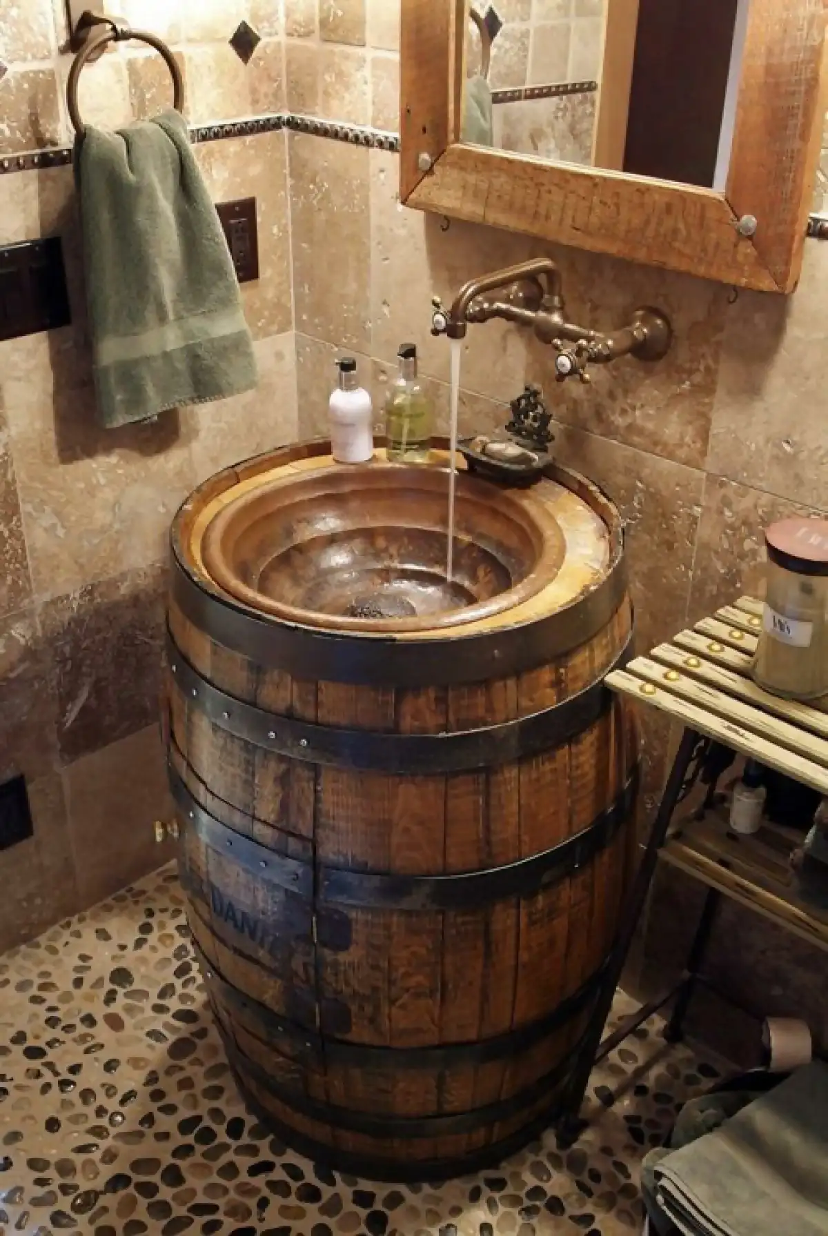 Rustic Bathroom Décor