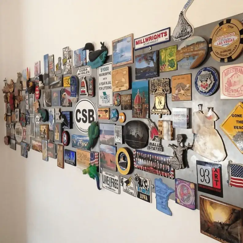 Travel-Themed Wall Décor