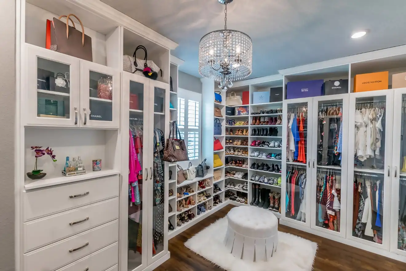 Contemporary Style Closet